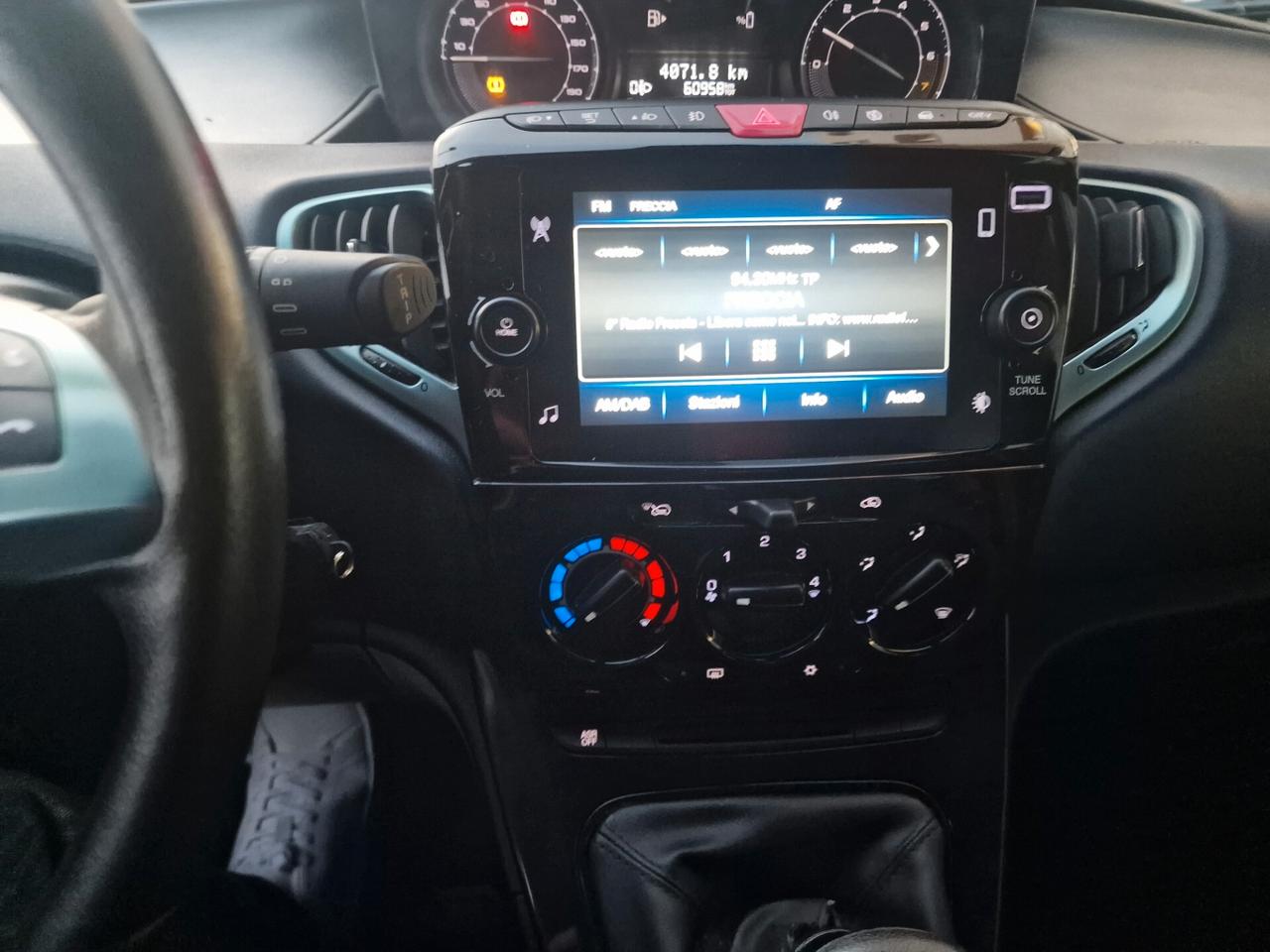 Lancia Ypsilon 1.0 FireFly 5 porte S&S Hybrid Alberta Ferretti