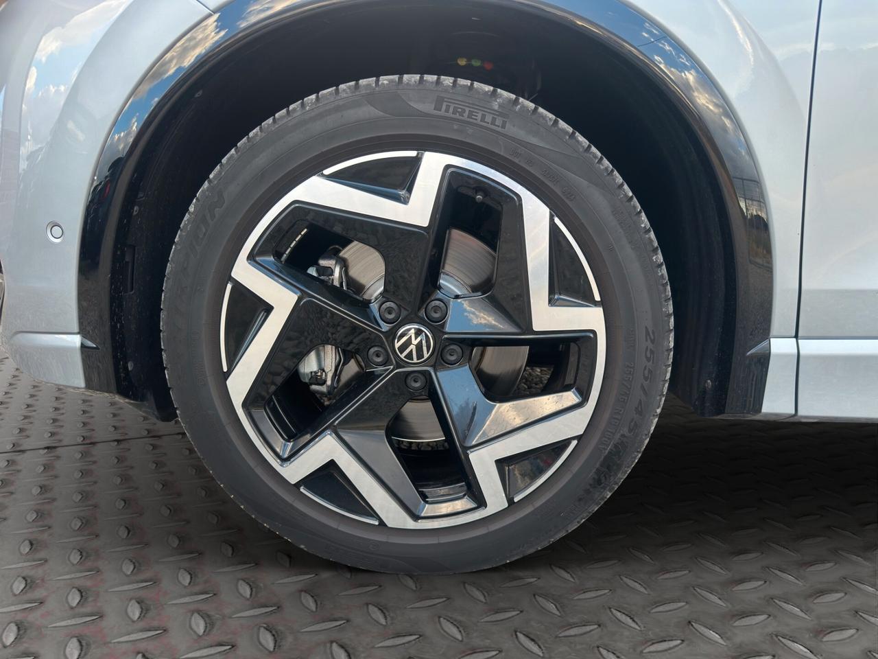 Volkswagen Tiguan 2.0 TDI 150 CV SCR DSG R-Line