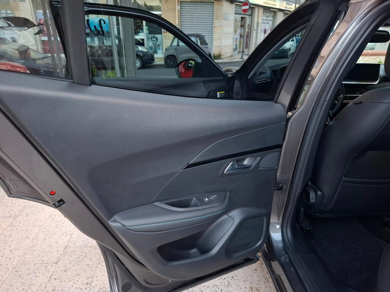 Peugeot 2008 Blue HDi 130 S&S EAT8 Allure Pack