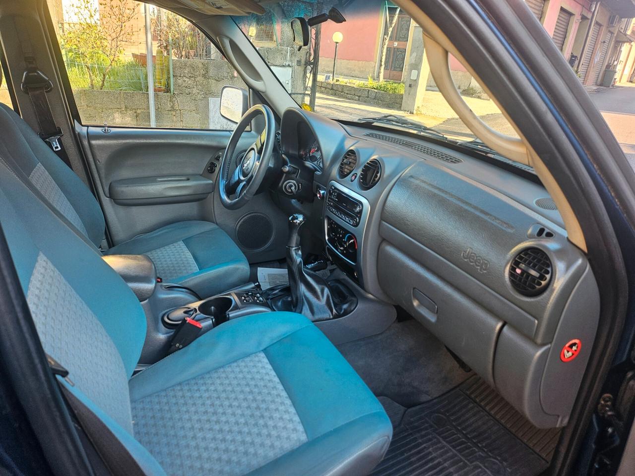 Jeep Cherokee 2.8 CRD Sport 4x4 con RIDOTTE