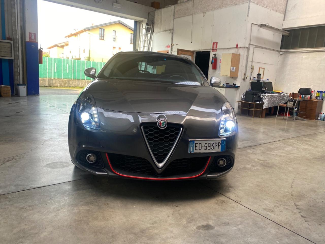 Alfa Romeo Giulietta 1.6 allest esterno quadrifoglio