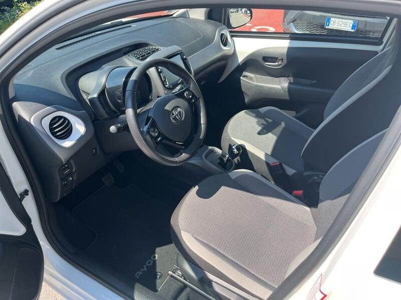 Toyota Aygo Connect 1.0 VVT-i 72 CV 5 porte x-play MMT