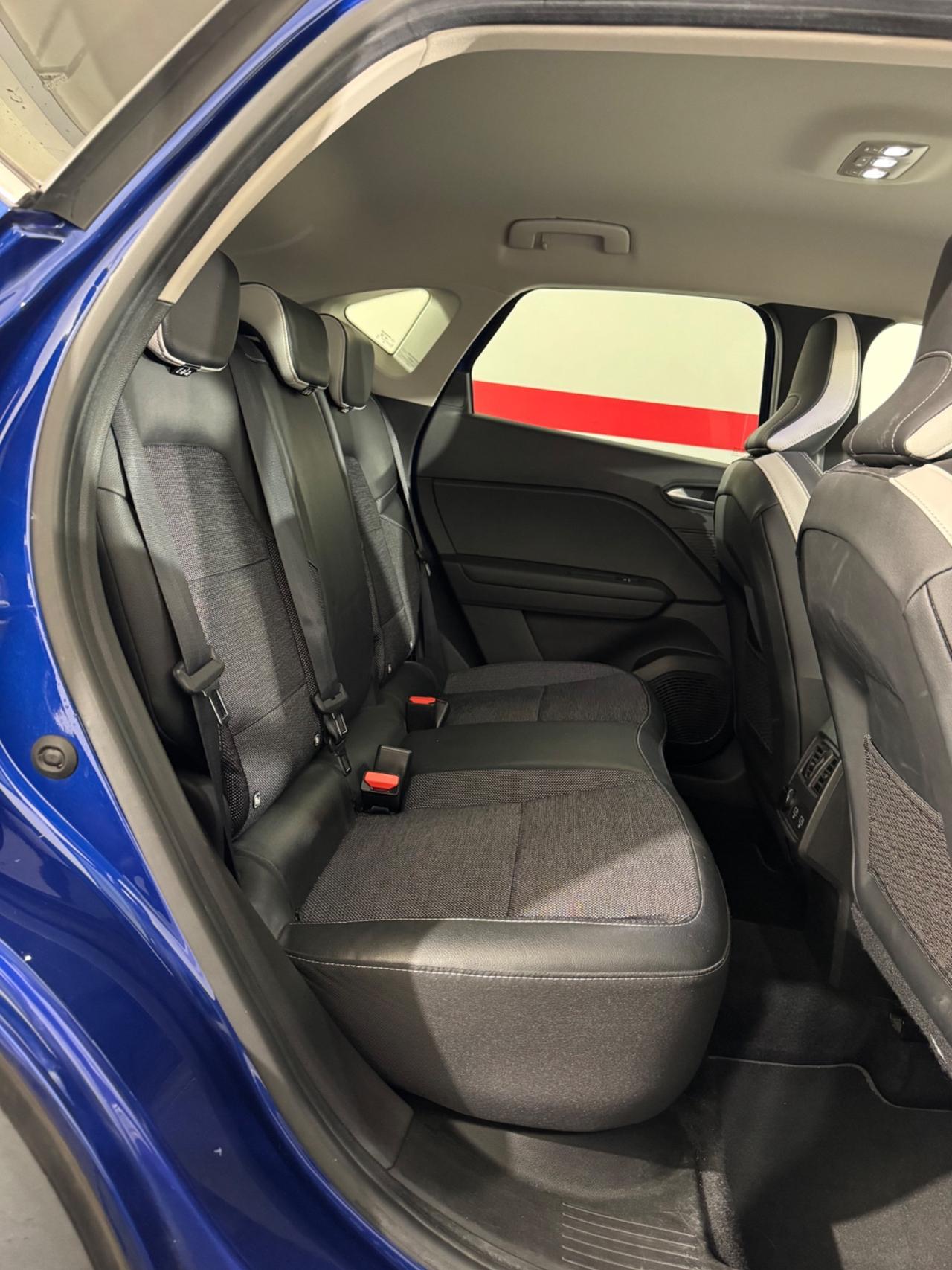 Renault Captur Plug-in Hybrid E-Tech 160 CV Initiale Paris
