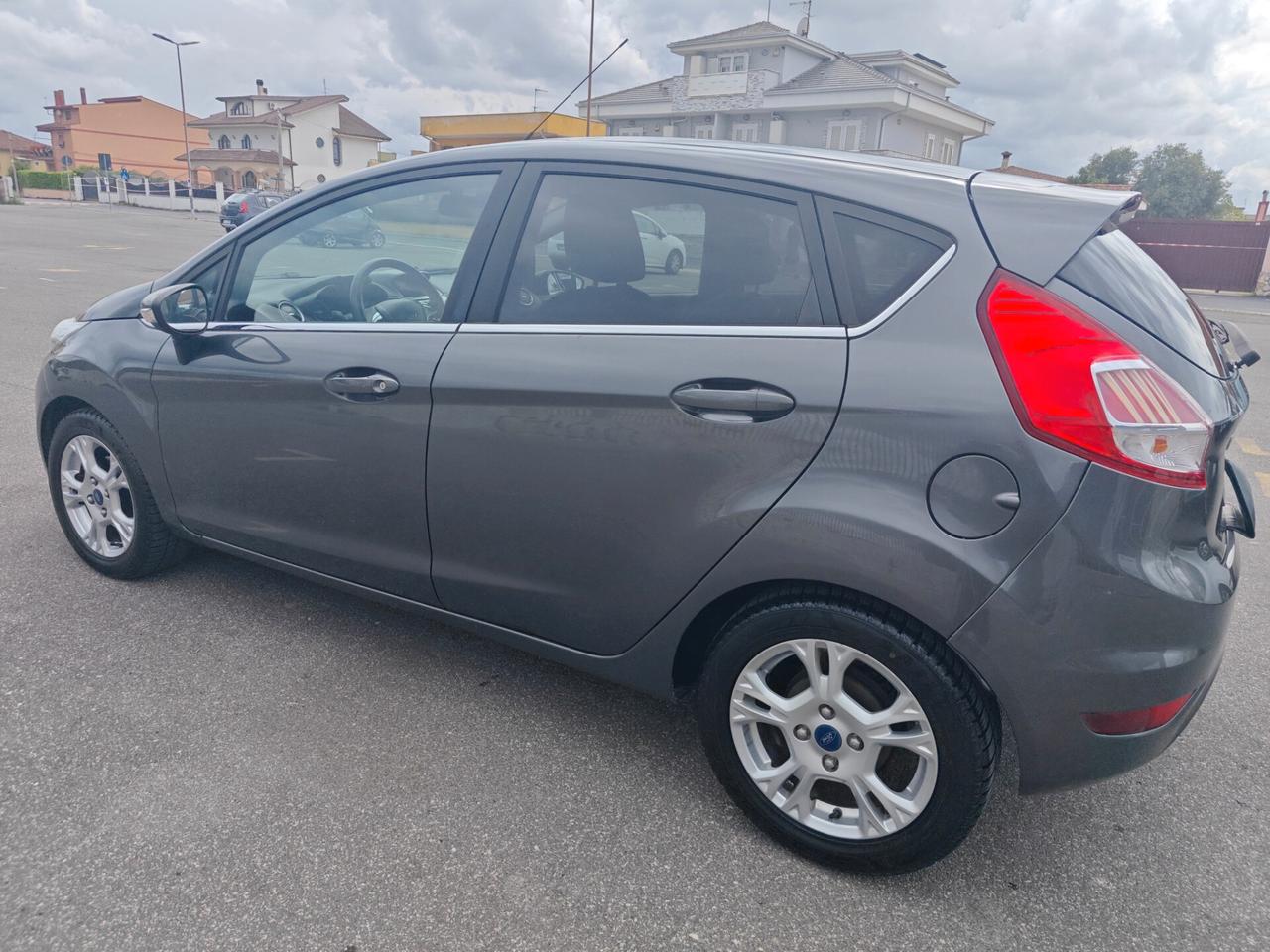Ford Fiesta 1.5 TDCi 75CV 5 porte Titanium
