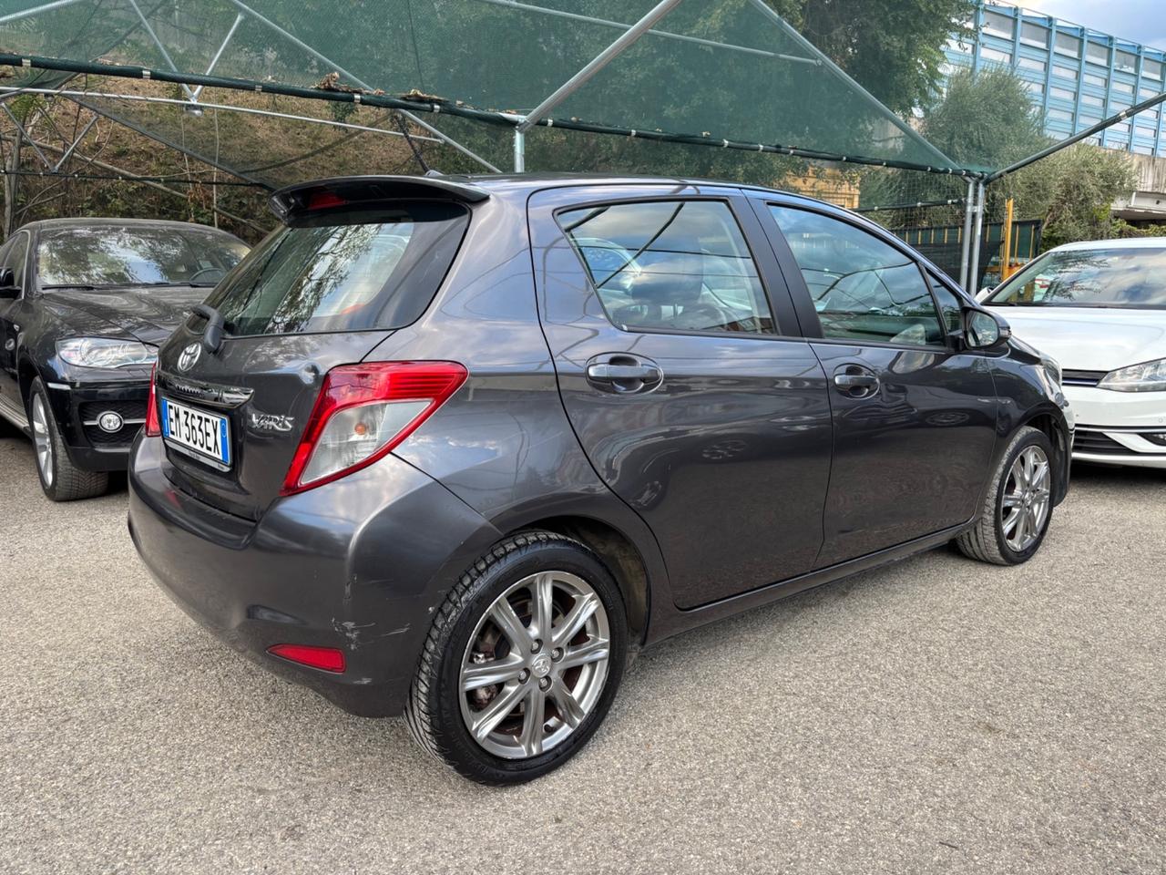 Toyota Yaris 1.3 5 porte Lounge AUTOMATICA