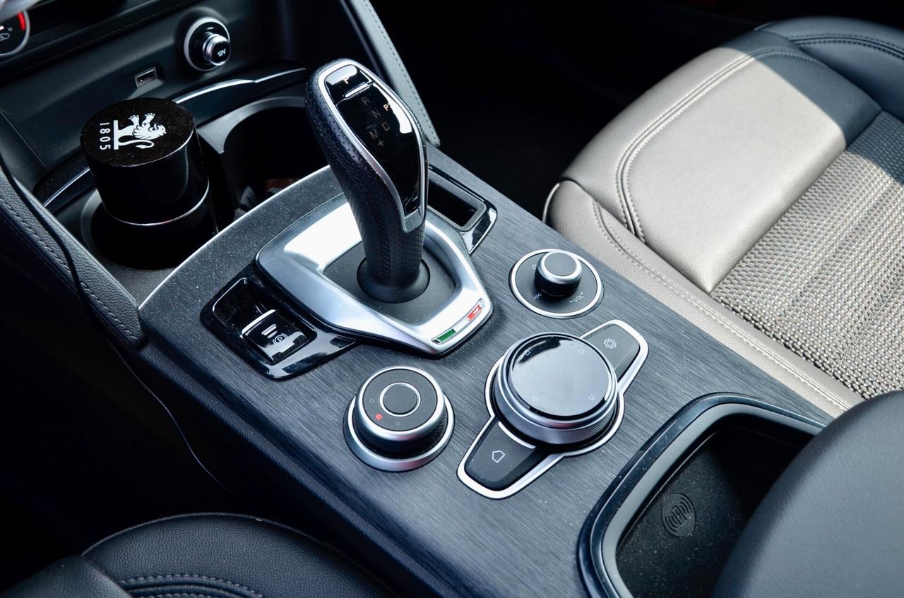 ALFA ROMEO STELVIO 2.0 t SPRINT Q4 280cv AUTO, GARANZIA UFF, UNICOPROP, UFF ITALIANA, SERVICE FCA, EURO 6D, NAVI, RETROCMAERA, PERMUTE