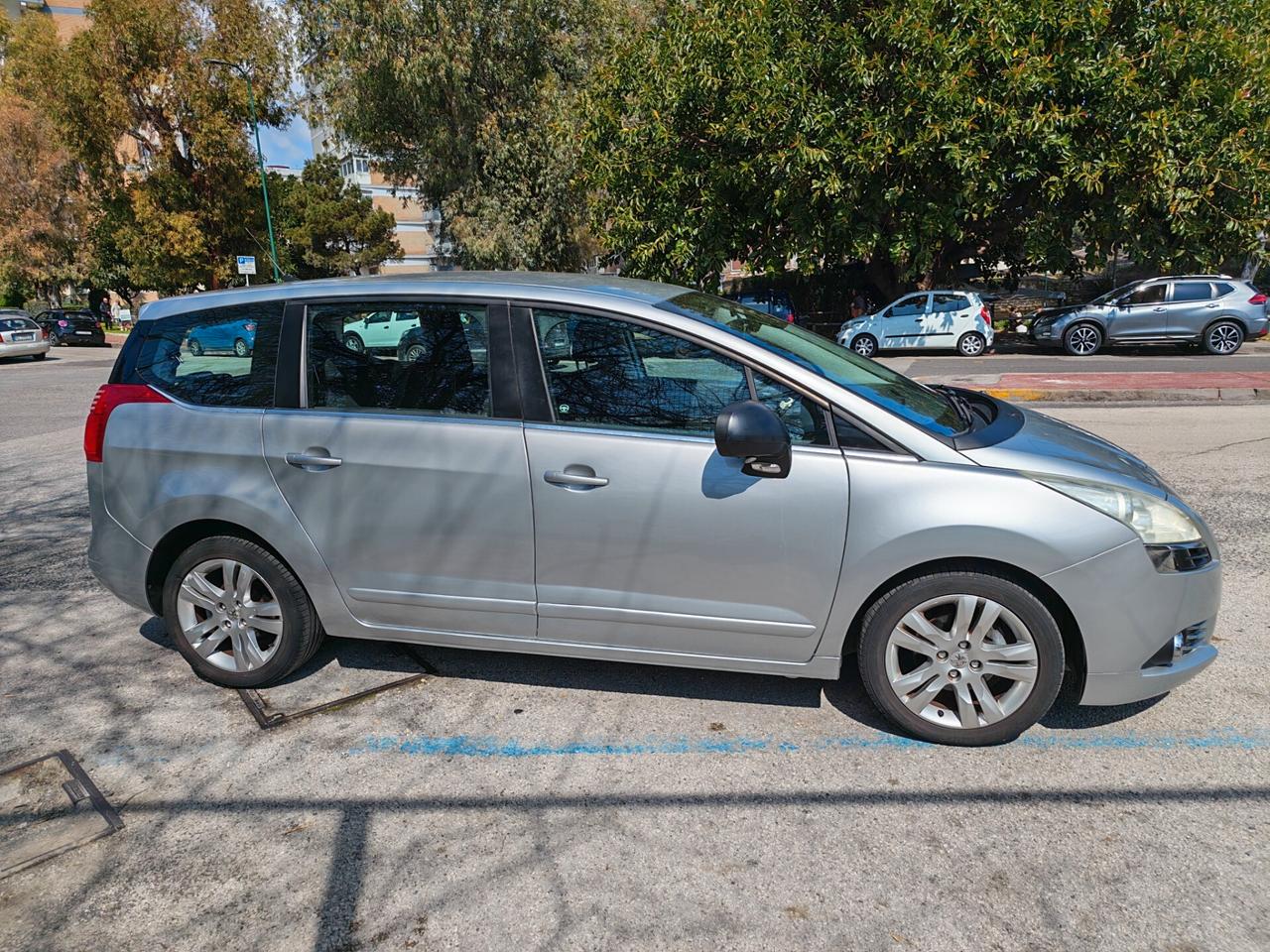 Peugeot 5008 1.6 HDi - 7 posti