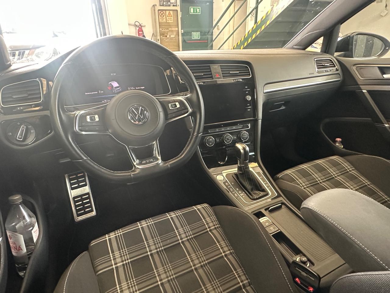Volkswagen Golf 2.0 TDI DSG 5p. Highline BlueMotion Technology