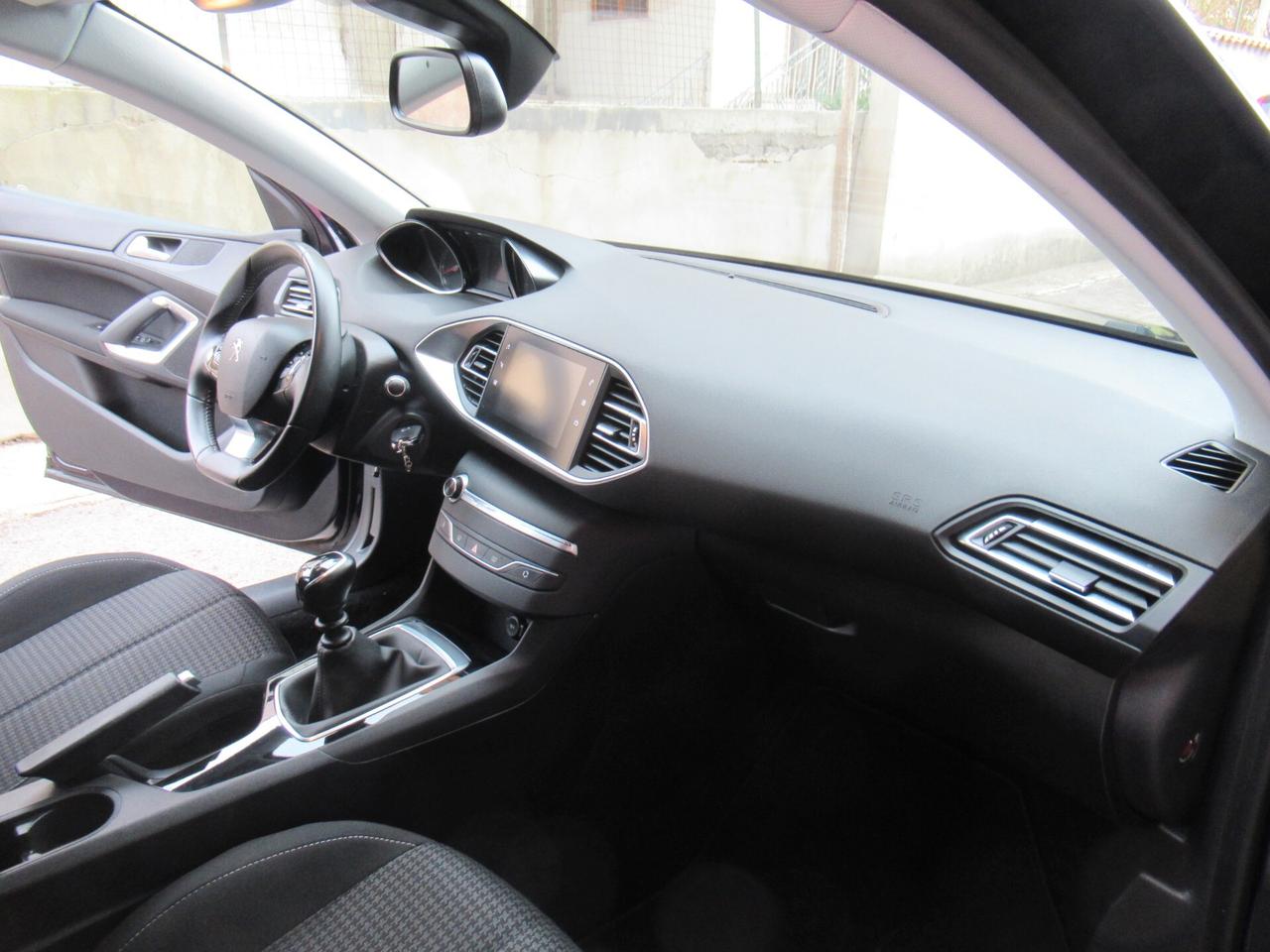 Peugeot 308 BlueHDi 130 S&S Business