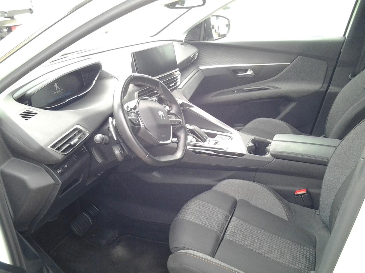 Peugeot 3008 BlueHDi 130EAT8 Business 10/2021