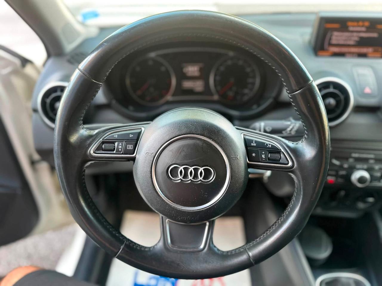 Audi A1 1.6 TDI Attraction NEOPATENTATI