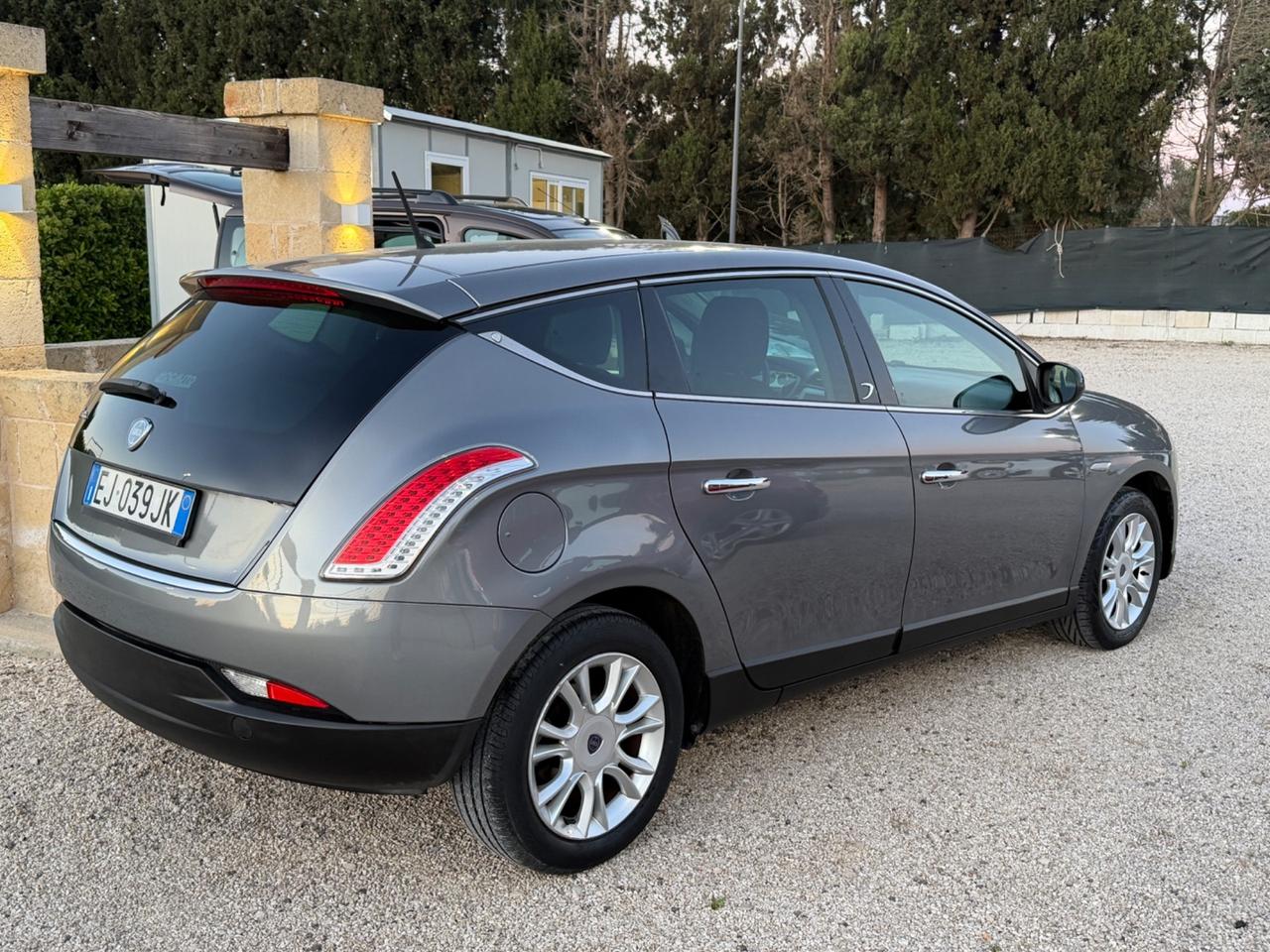 Lancia Delta 1.6 MJT DPF 105 CV Gold