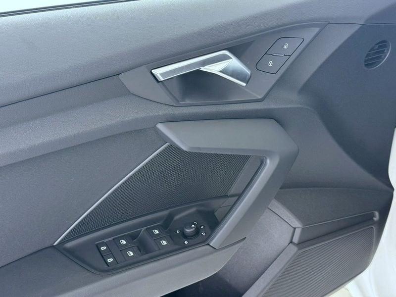 Audi A3 A3 SPB 30 g-tron S tronic Business Advanced