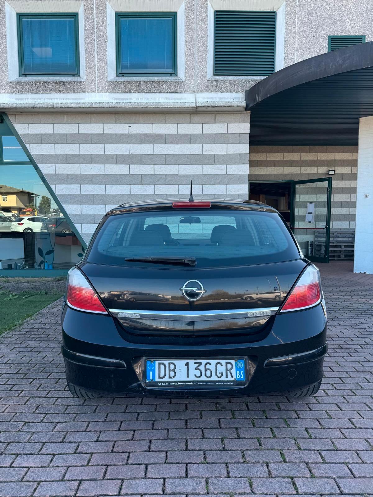 Opel Astra 1.9 CDTI 120CV Cosmo
