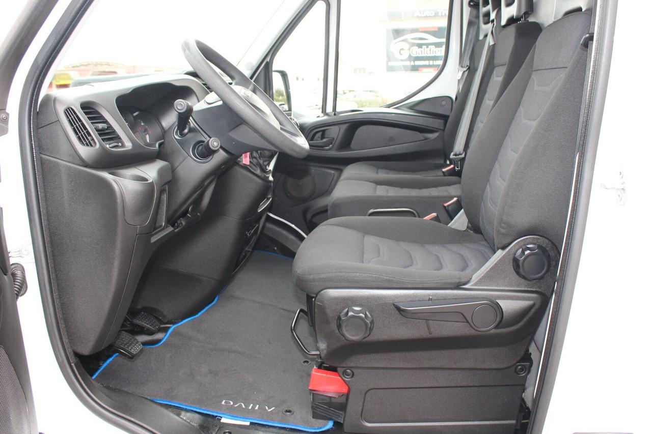 Iveco Daily 33S12