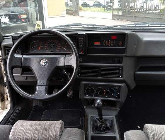 Alfa Romeo 75 2.0i Twin Spark