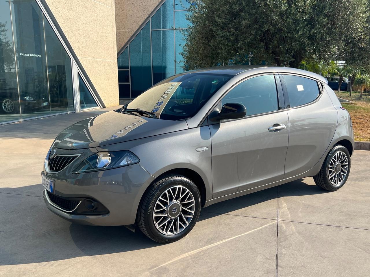 Lancia Ypsilon 1.0 69CV Hybrid Gold UNICO PROPRIETARIO - possibilità noleggio no scoring