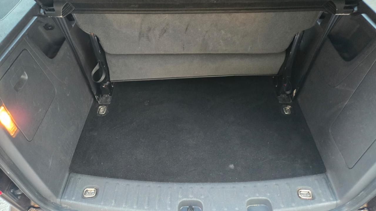 Volkswagen Caddy 7Posti Highline Maxi Neopatentati
