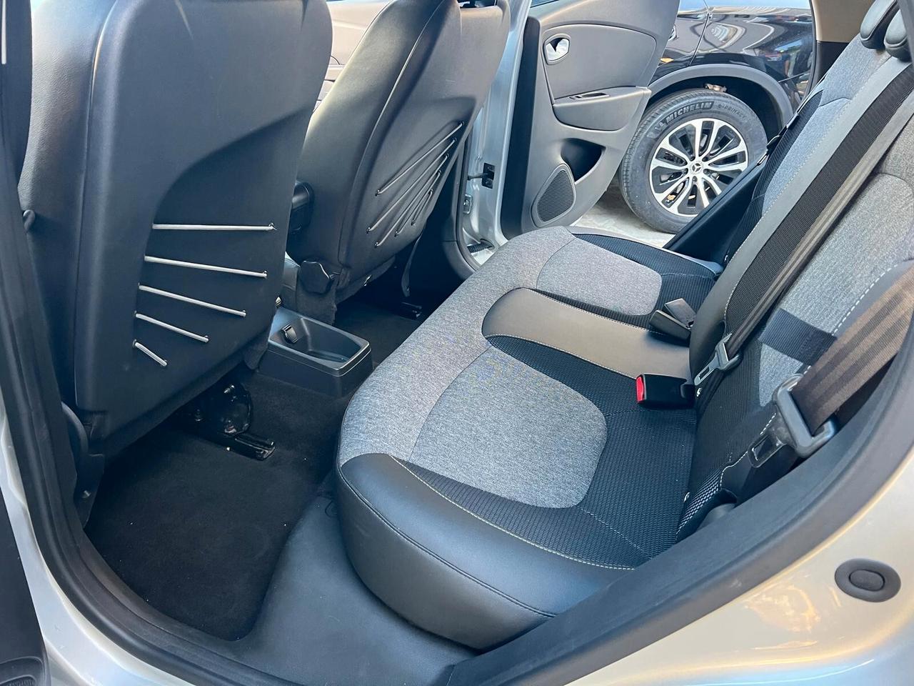 RENAULT CAPTUR dCi 90cv EDC SPORT EDITION NEOPATENTATI