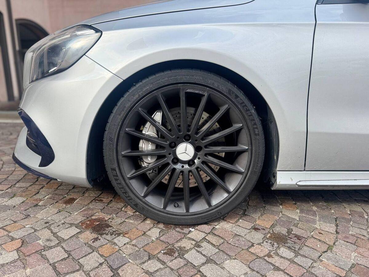 Mercedes Classe A AMG AMG 45 4matic 381cv auto my16