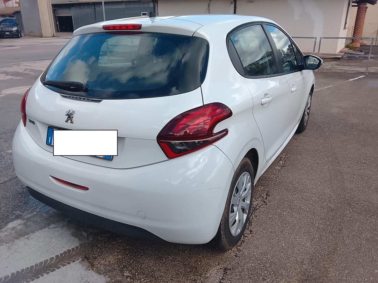 Peugeot 208 Van 1.6 HDi detraibile al 100%