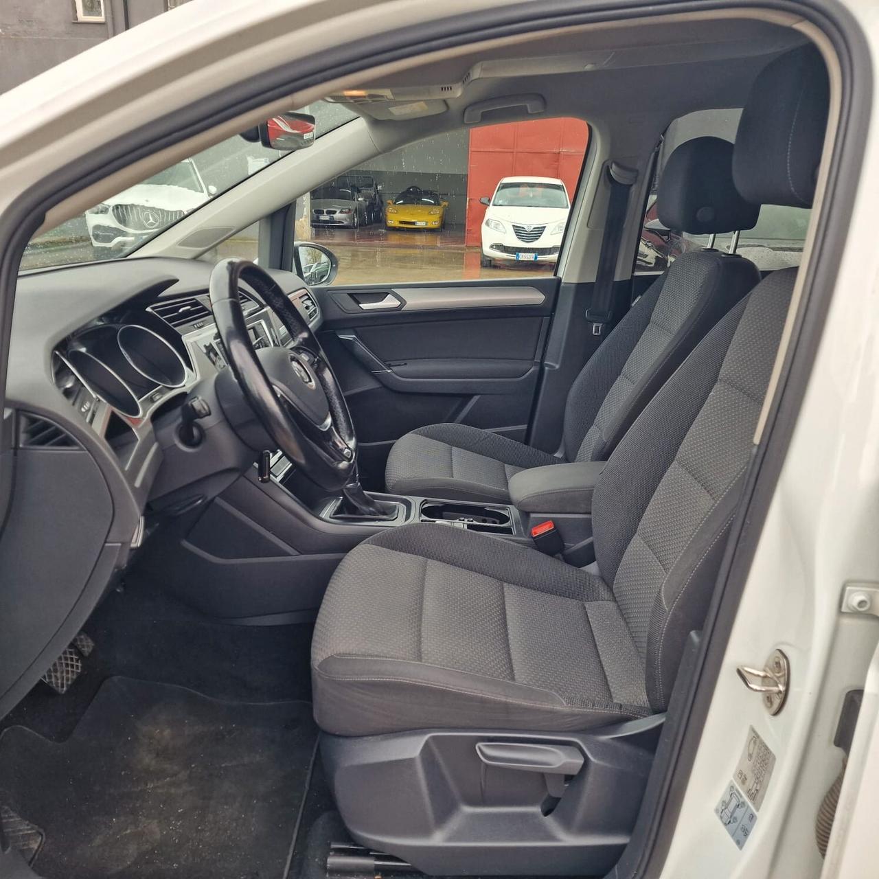 Volkswagen Touran 1.6 TDI 115 CV SCR DSG Highline BlueMotion Tech.