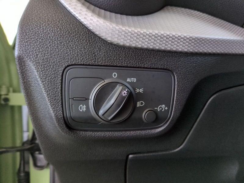 Audi Q2 2.0 30 TDI BUSINESS S TRONIC