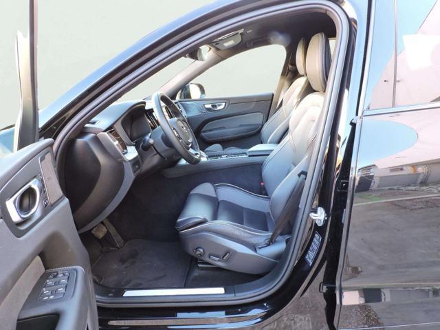 VOLVO XC60 B5 AWD automatico Plus Dark Aziendale