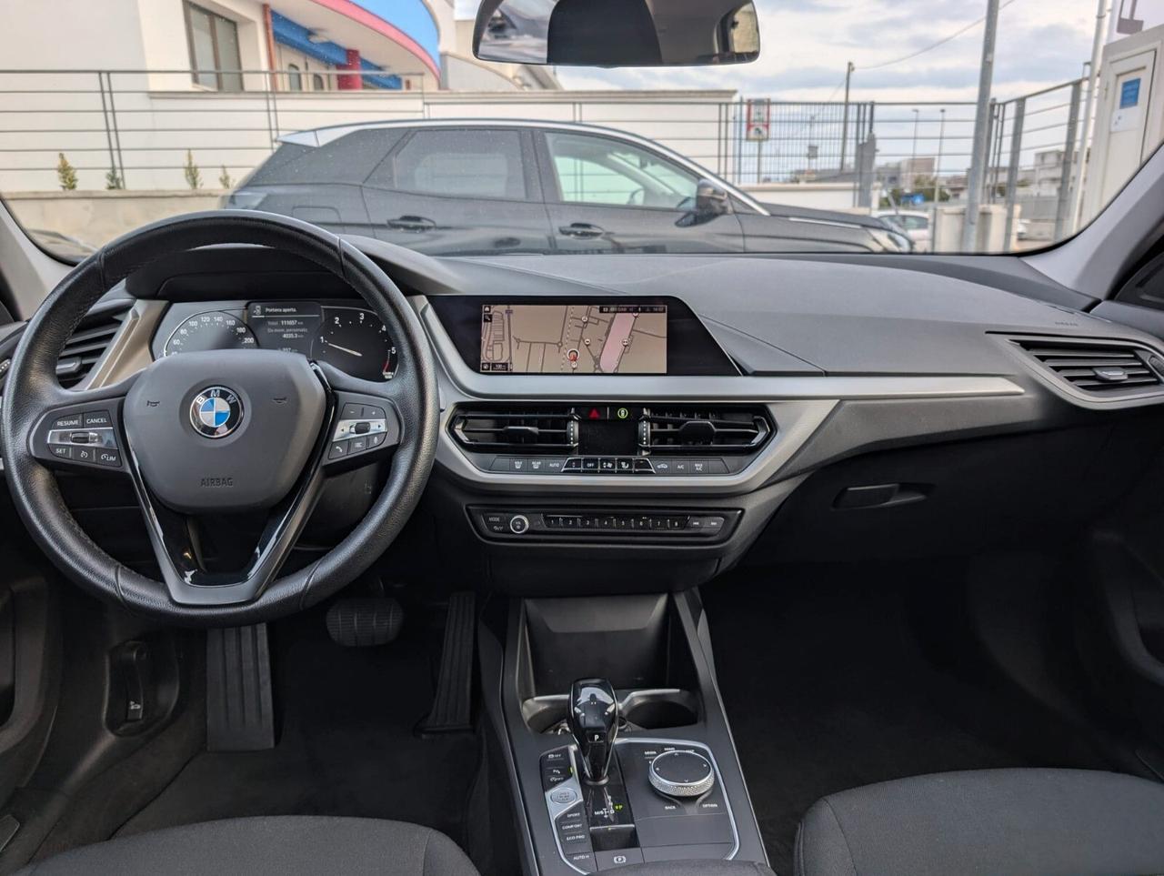 Bmw 116 116d 5p. Business Advantage