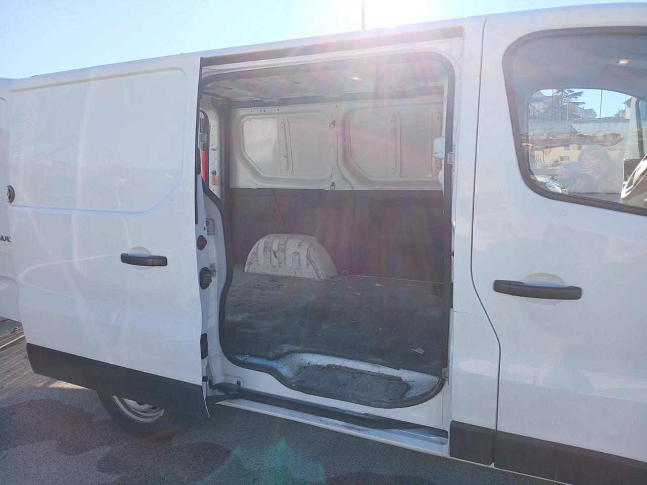 Renault TRAFIC 1.6 DCI 120 CV 2016 3 POSTI