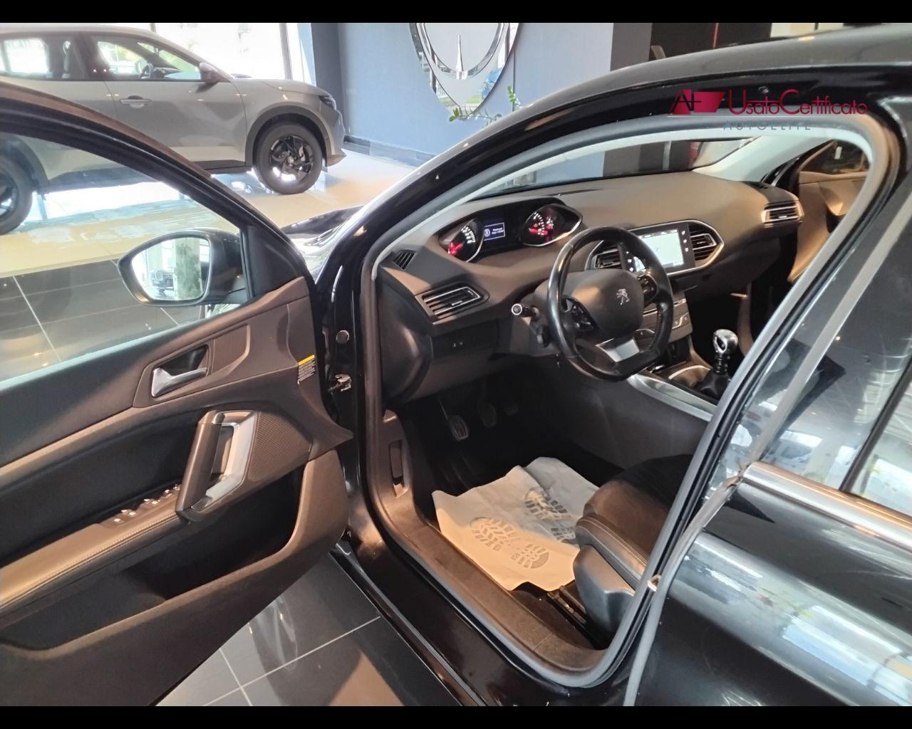 PEUGEOT 308 1.6 e-HDi 115 CV Stop&Start Allure