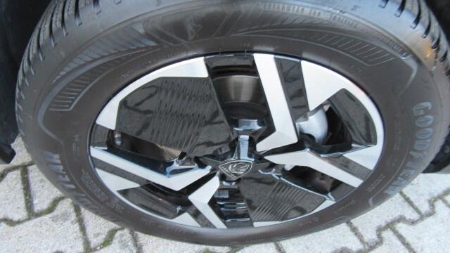 Peugeot 2008 PureTech 130 S&S EAT8 GT