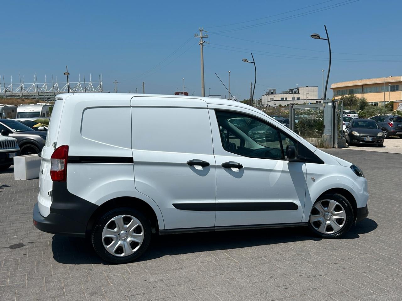 Ford Transit Courier 1.5 TDCi 75CV Van Trend
