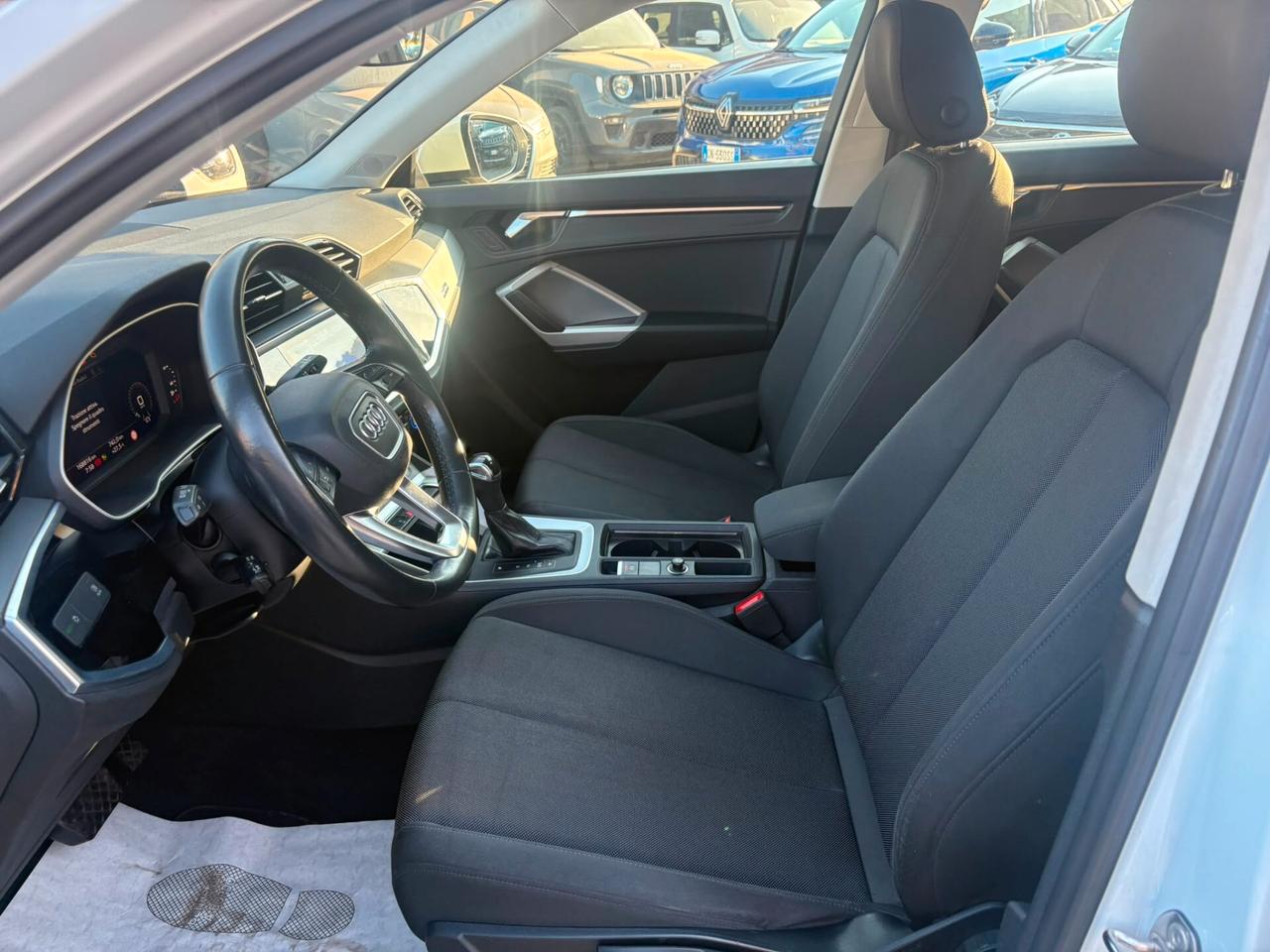 Audi Q3 35 TDI quattro S tronic Business