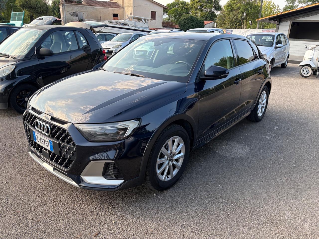 Audi A1 citycarver 30 TFSI Identity Contrast