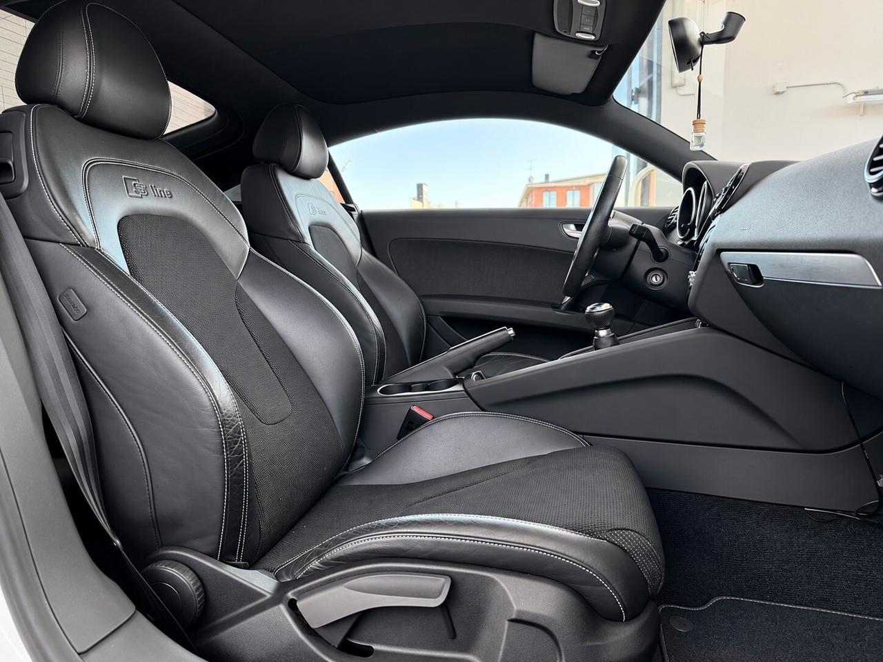 Audi TT Coupé 1.8 TFSI 160cv s-line
