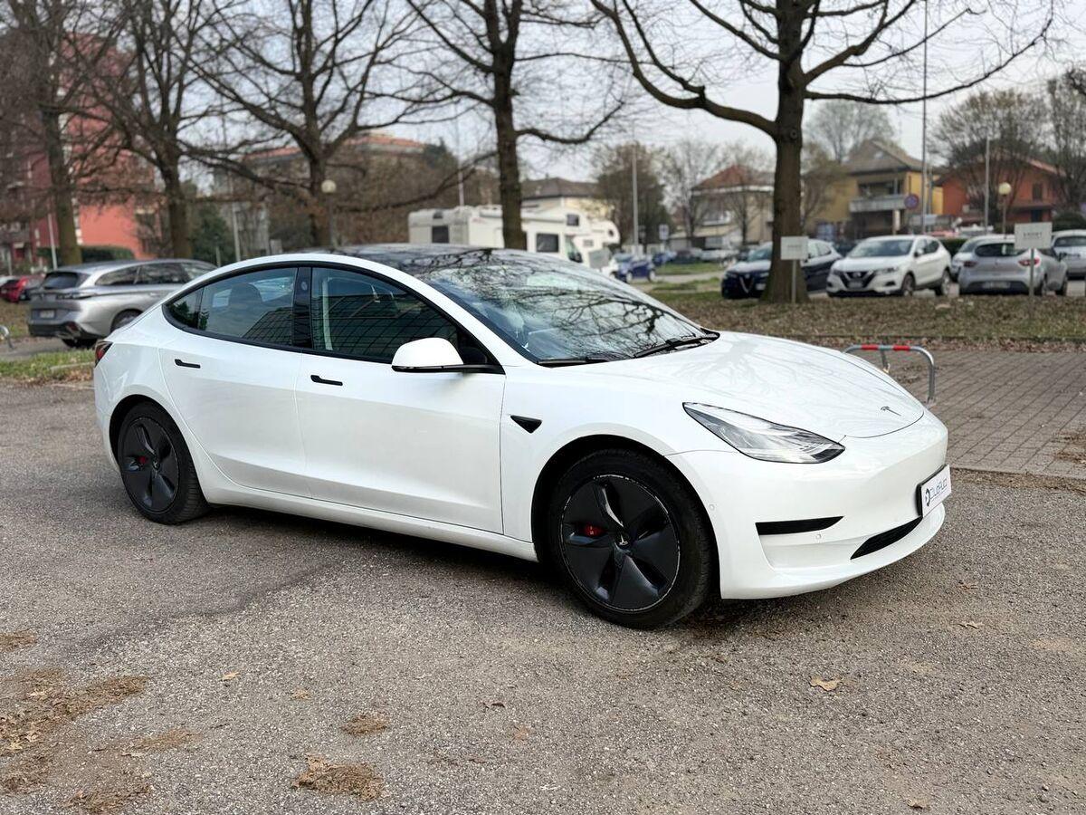 Tesla Model 3 Standard rwd Plus
