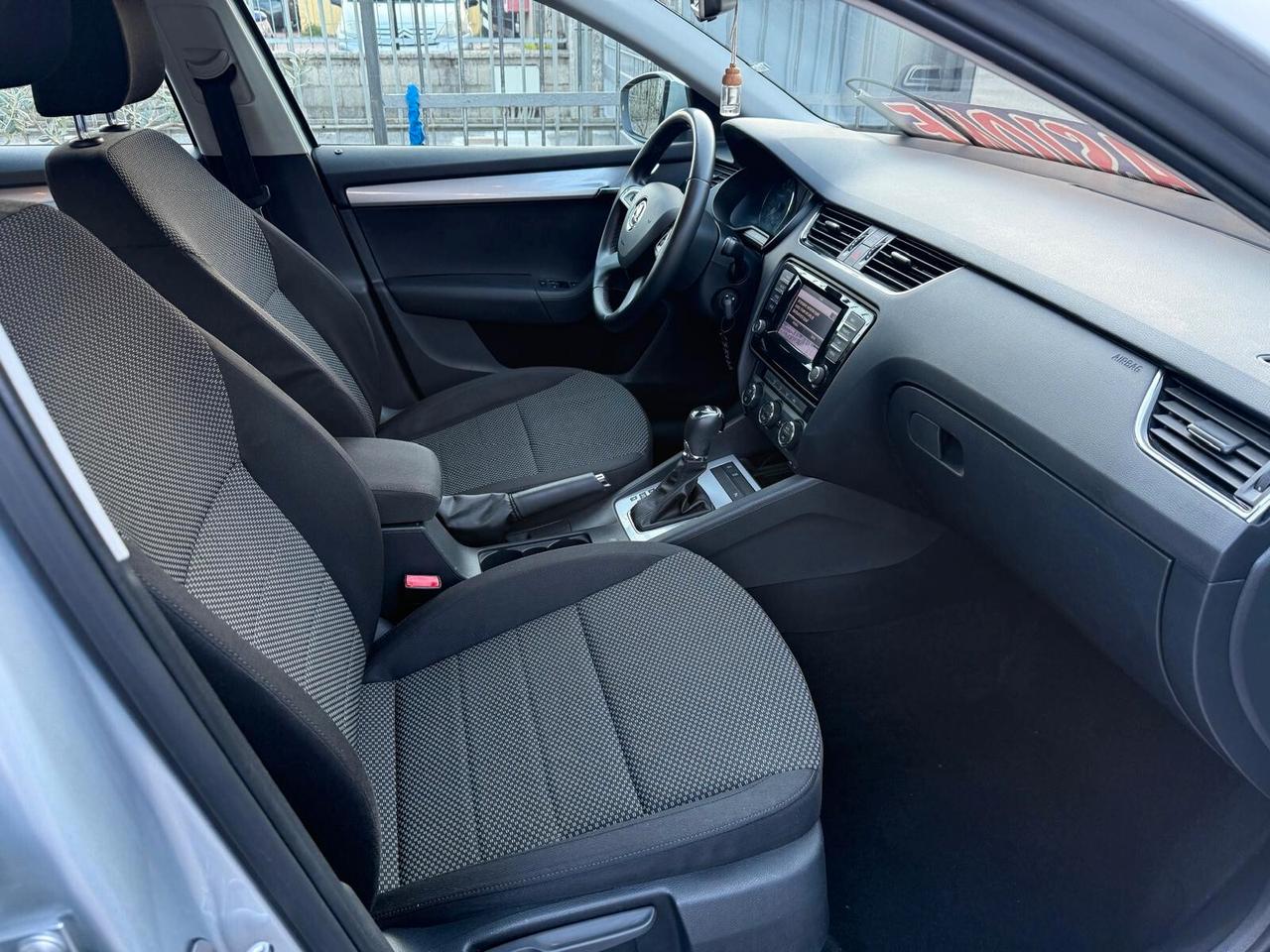 SKODA OCTAVIA 1.6 TDI DSG Wagon EXECUTIVE