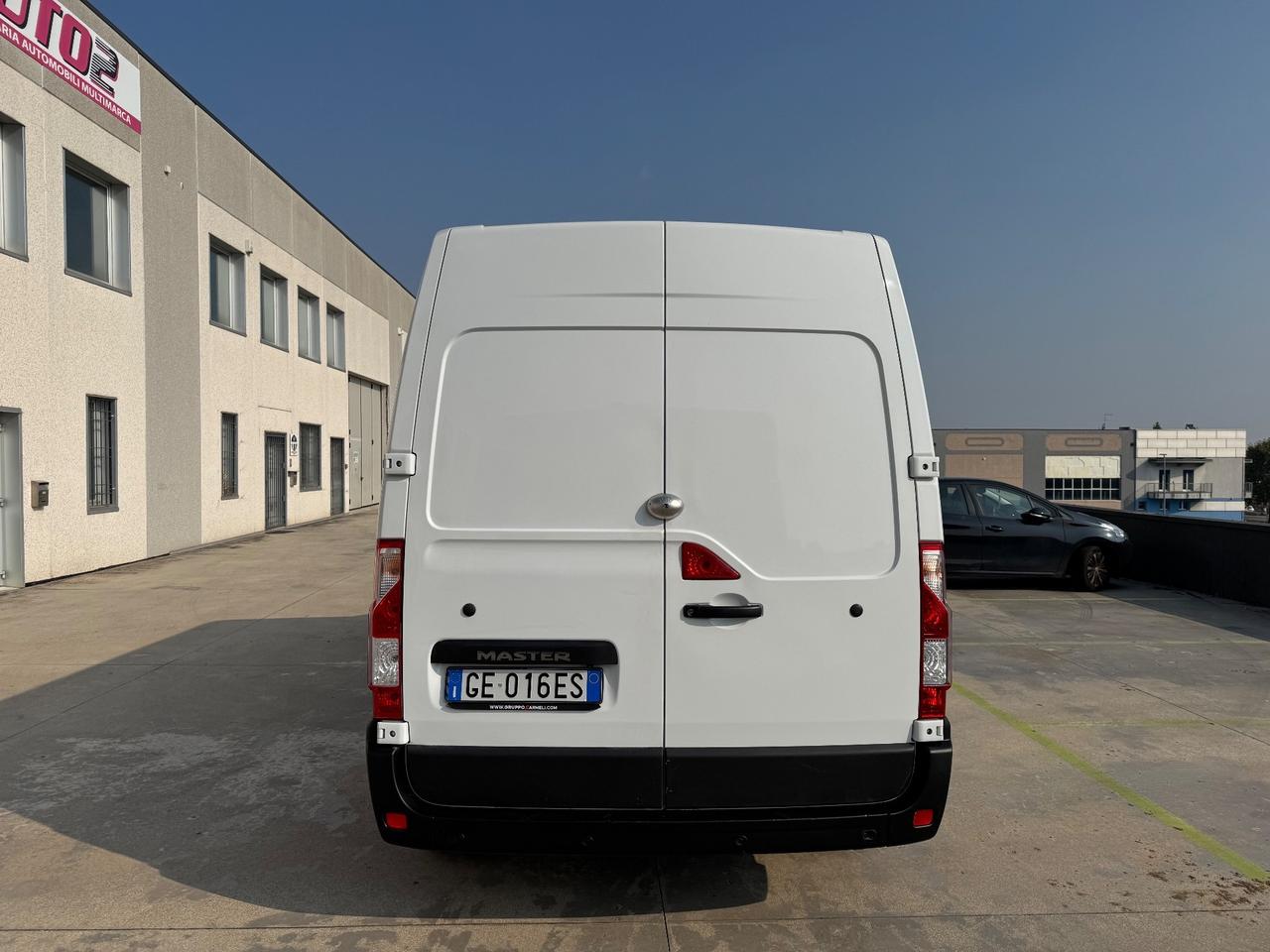 Renault Master T35 2.3 dCi Cabinato 3 Posti
