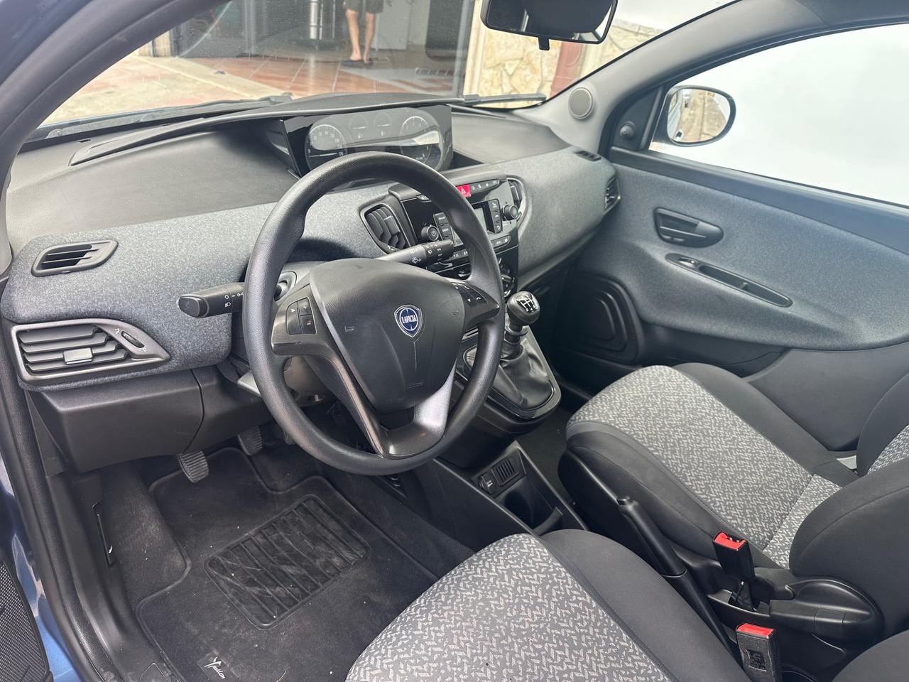 Lancia Ypsilon 1.0 firefly hybrid Silver s&s 70cv PROMO