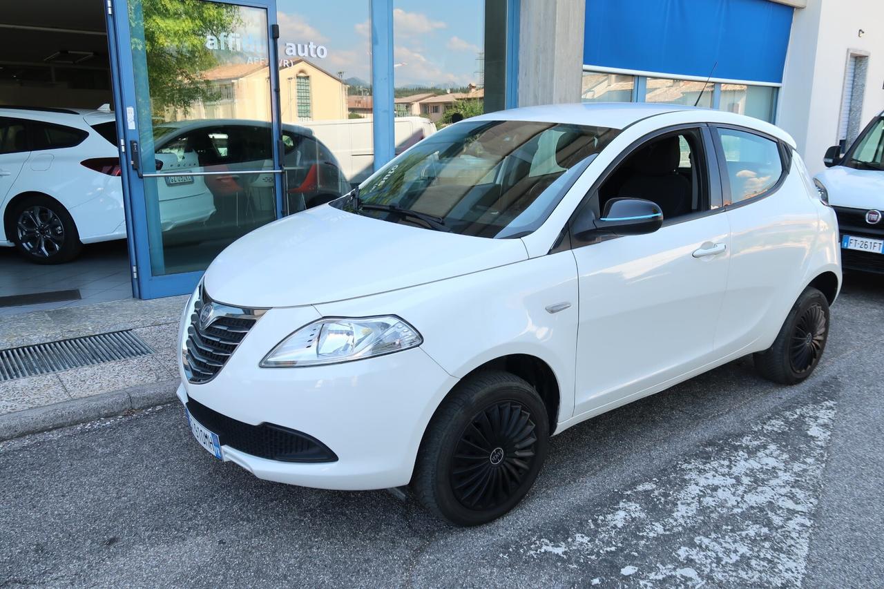 Lancia Ypsilon 0.9 TwinAir 85 CV 5p Metano Elefantino