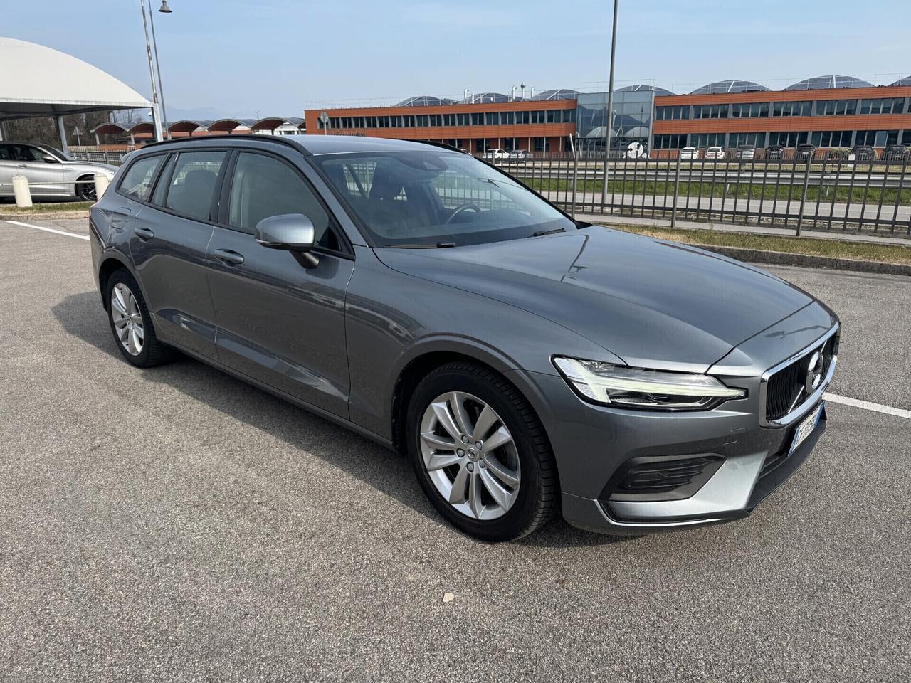 Volvo V60 B4 (Diesel/Hybrid) Momentum Business