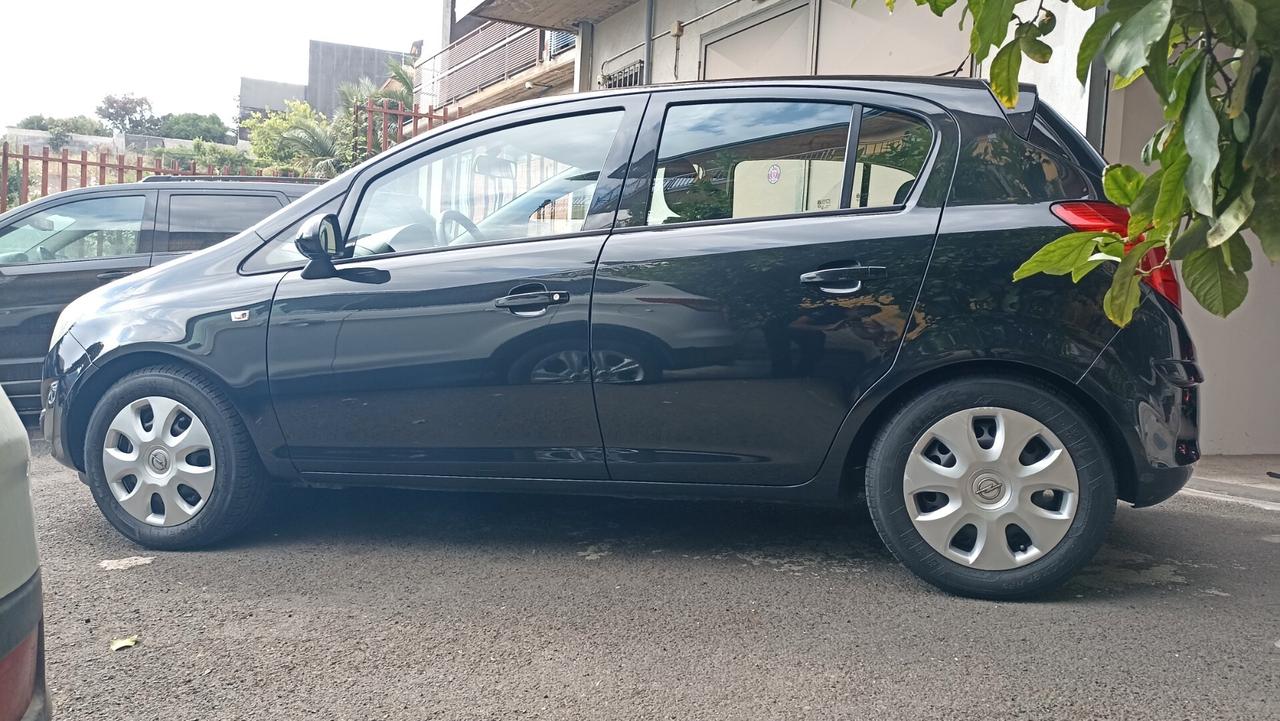 Opel Corsa 1.2 85CV 5 porte GPL-TECH Edition