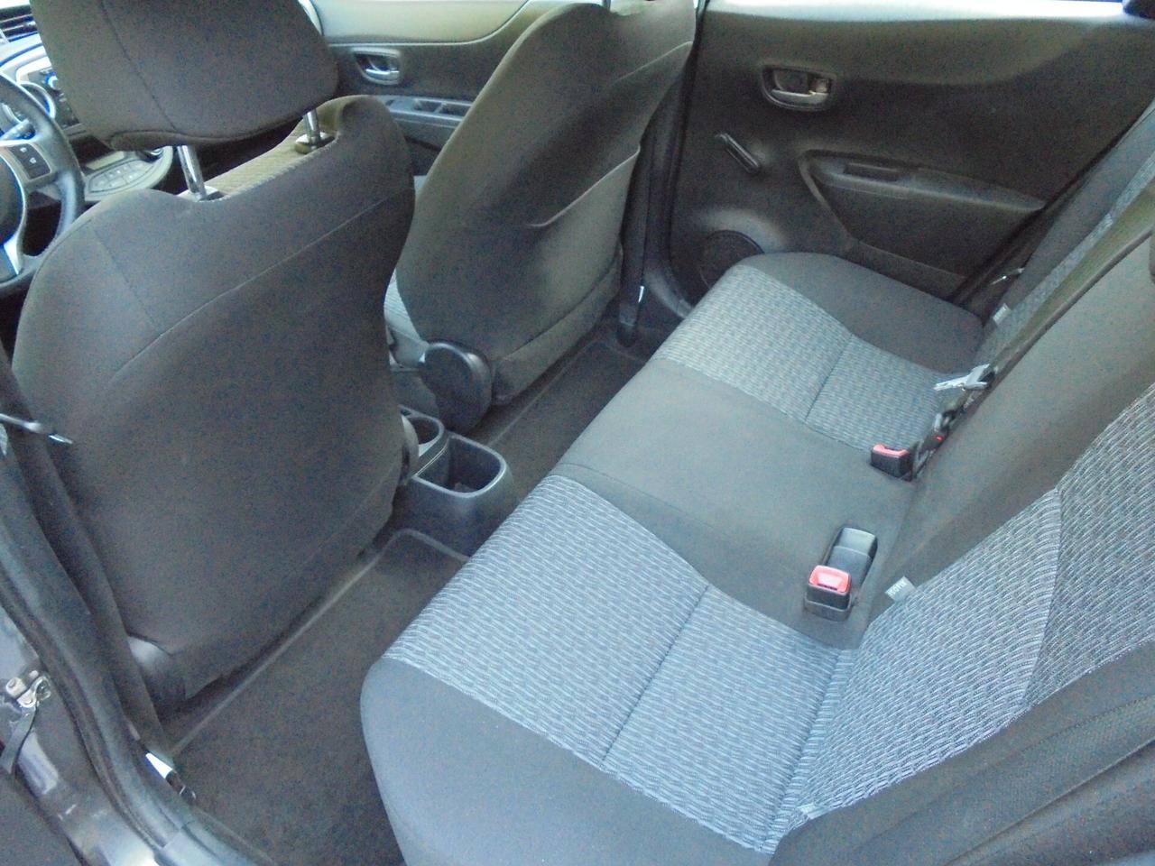 TOYOTA YARIS 1.0 VVT-i 5P ACTIVE – UNIPROPRIETARIO-