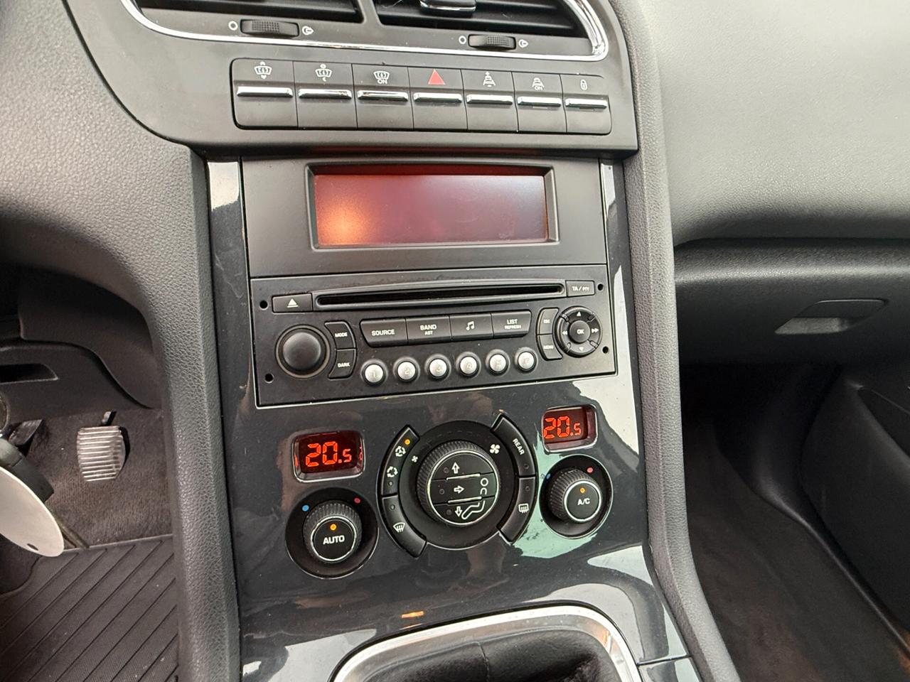 Peugeot 5008 2.0 HDi 150CV