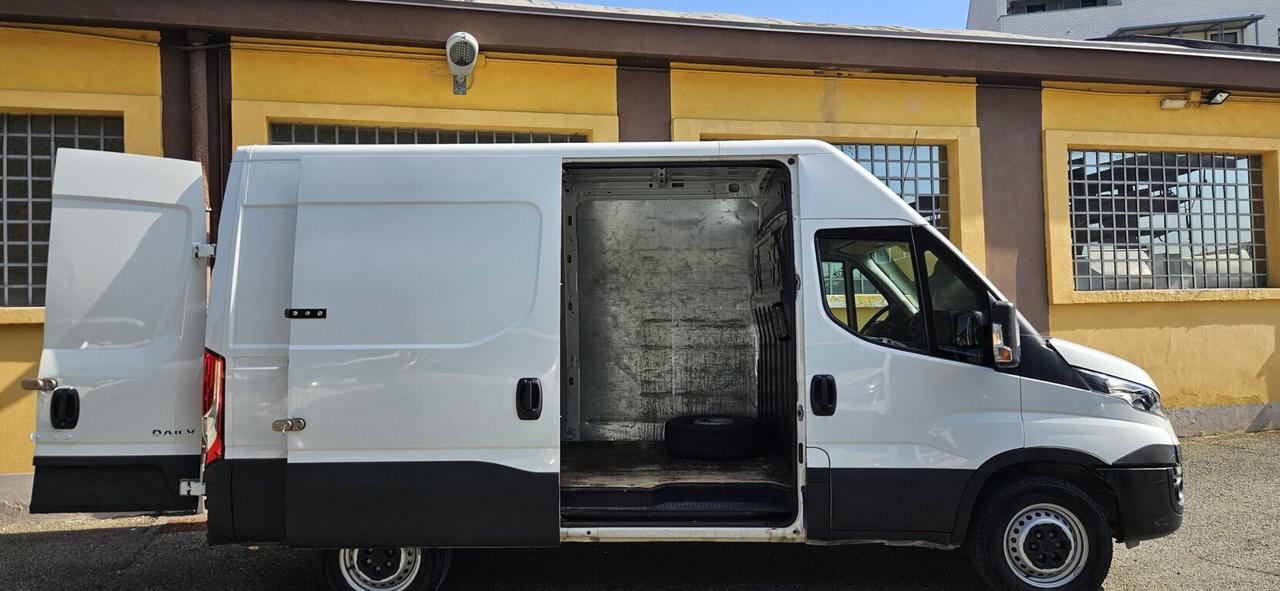 IVECO DAILY 35S12 2.3 HTP PM-TM 116 CV – LUNGHEZZA INT. CASSONE MT. 3,20+IVA
