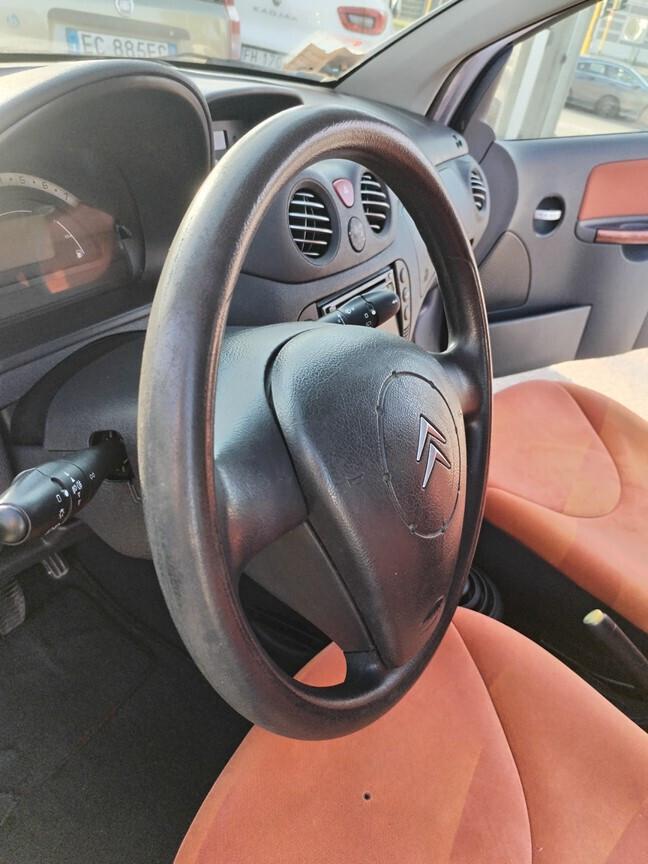 Citroen C2 1.1 Elegance 103000KM ANNO 2004 MANUTENZIONI FATTE