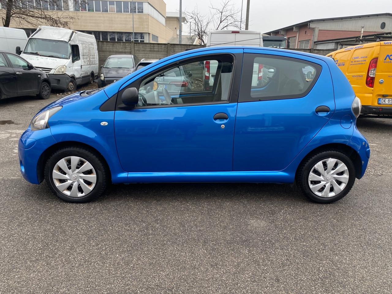 Toyota Aygo 1.0 12V VVT-i 5 porte Active Connect