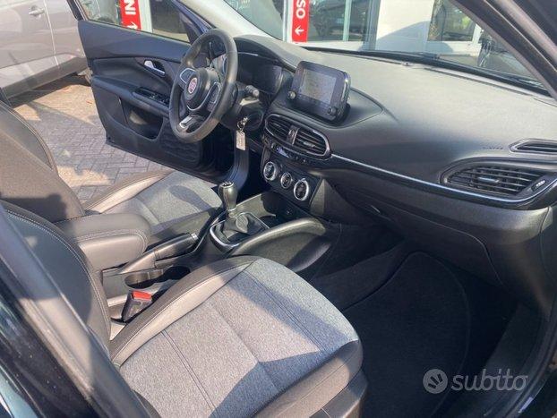 FIAT Tipo 1.0 5 porte Cross