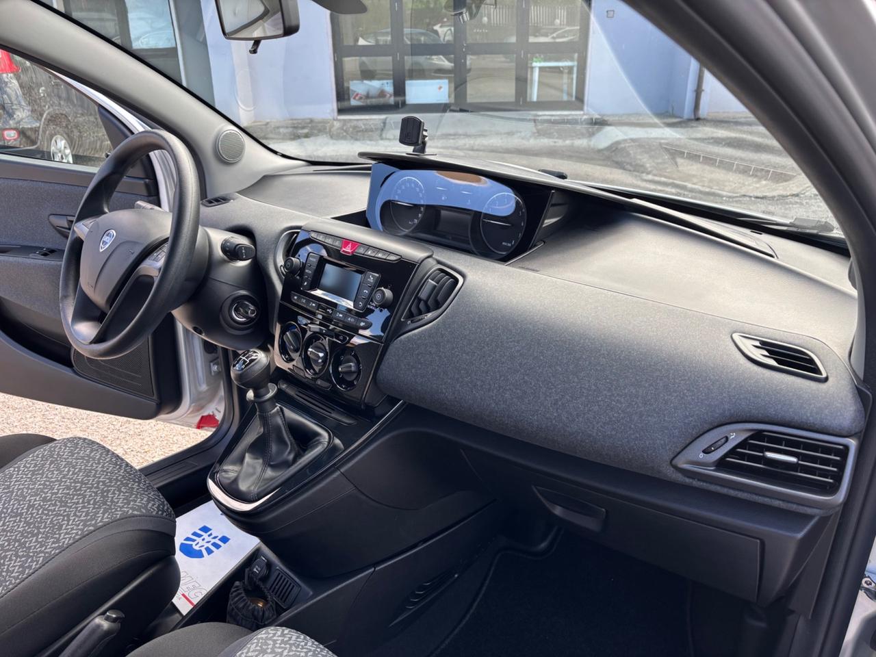 Lancia Ypsilon 1.2 69 CV 5 porte GPL Ecochic Monogram